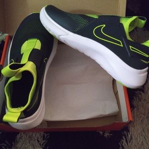 Boys Nike Flex Plus (GS) shoes